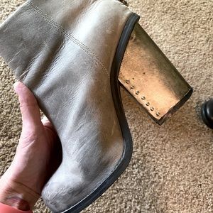 Jeffrey Campbell grey leather w metal heel 8.5